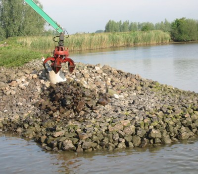 Reconstructie kribben na aanvaarschade