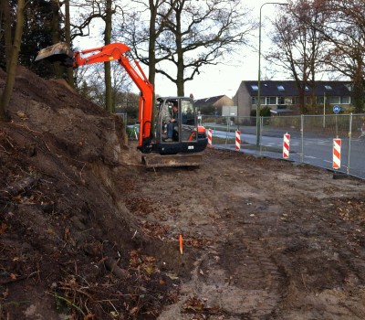 Betonnen fietsbrug over kanaal