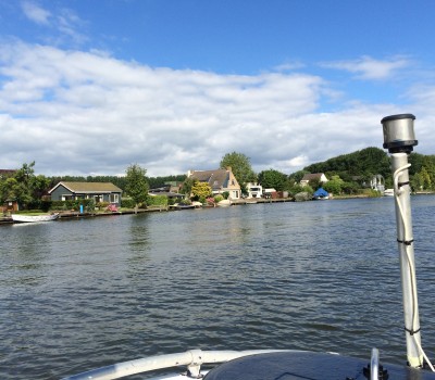 Inspecteren, in kaart brengen en opwaarderen betonning op rivier